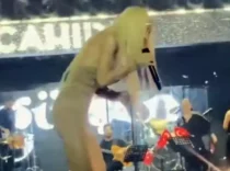 Gülşen, sahneye para atan hayranına kızdı: Üzerinde Atatürk var