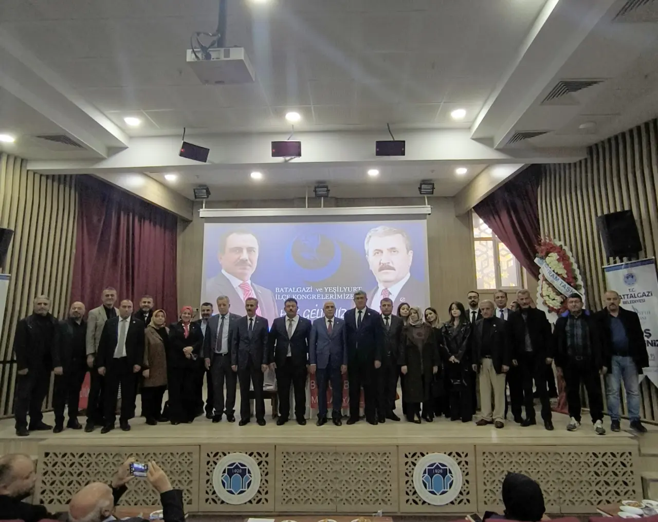 BBP yöneticilerinin kongrede yaptığı konuşmalardan bir kare