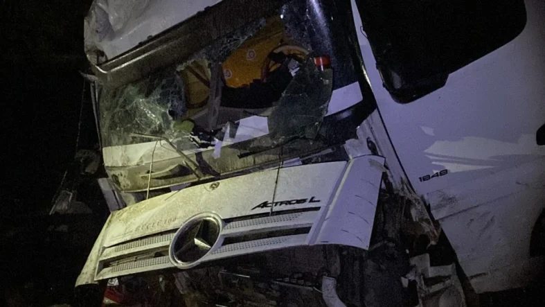 4196-dogansehirde-tir-kazasi-surucu-hayatini-kaybetti