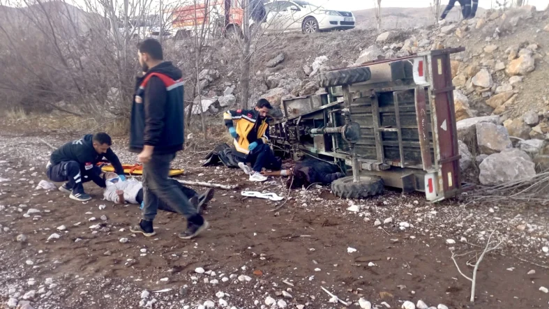 9849-dogansehir-ilcesinde-meydana-gelen-pat-pat-kazasinda-3-kisi-yaralandi