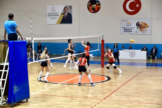 Malatya Nicer Hotel Voleybol Takımı Namağlup Serisini Sürdürüyor