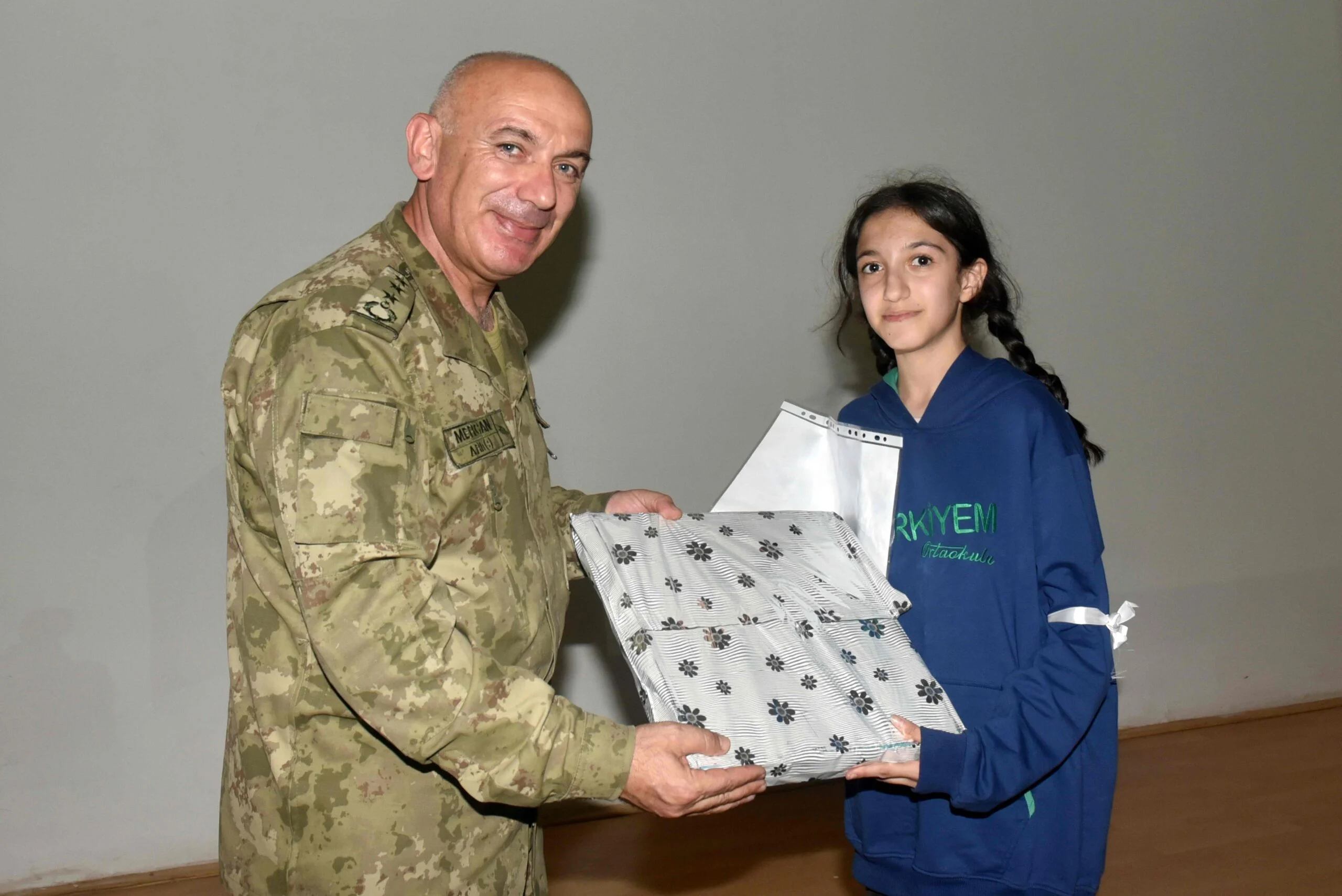 “Mehmetçikle Bir Gün” Projesinde Öğrencilerden Duygusal Şiirler