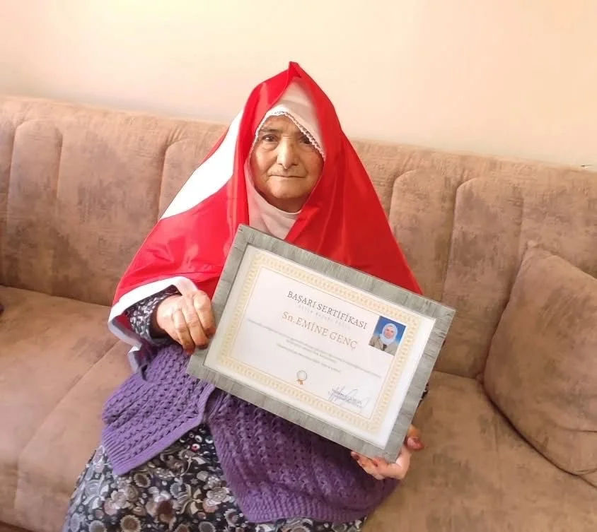 Malatya Doğanşehir – 88 yaşındaki Emine Genç okuma yazma öğreniyor