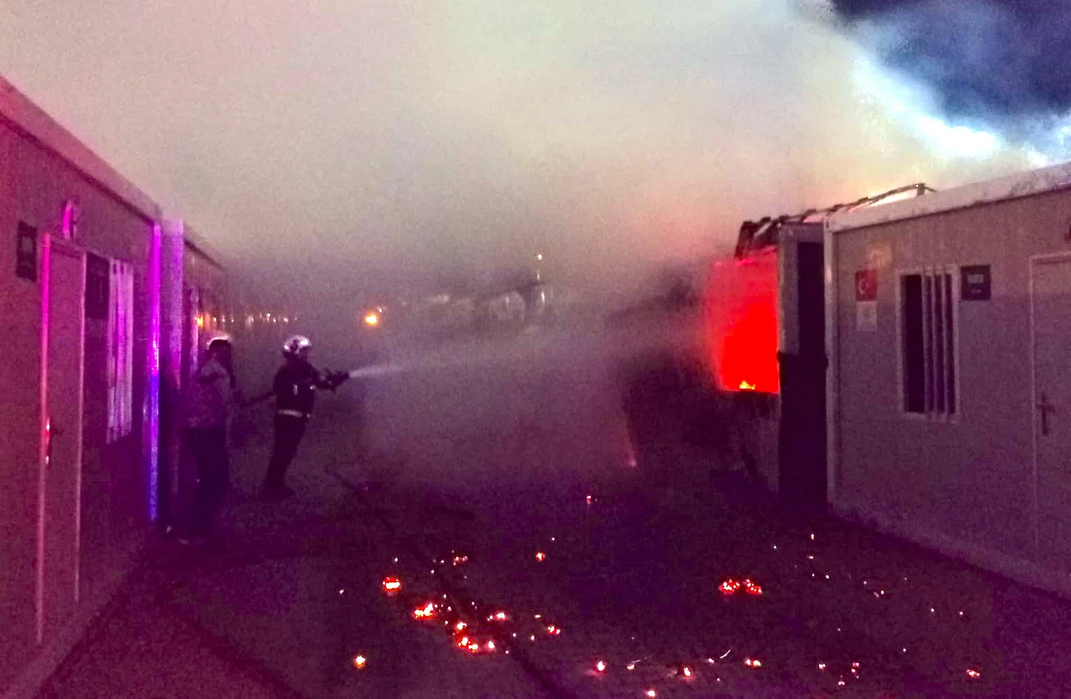Malatya’da Konteyner Kentte Gece Yarısı Korkutan Yangın