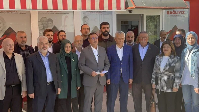 AK Parti Malatya Teşkilatı’ndan Kızılay Haftası’na Kan Bağışı Desteği